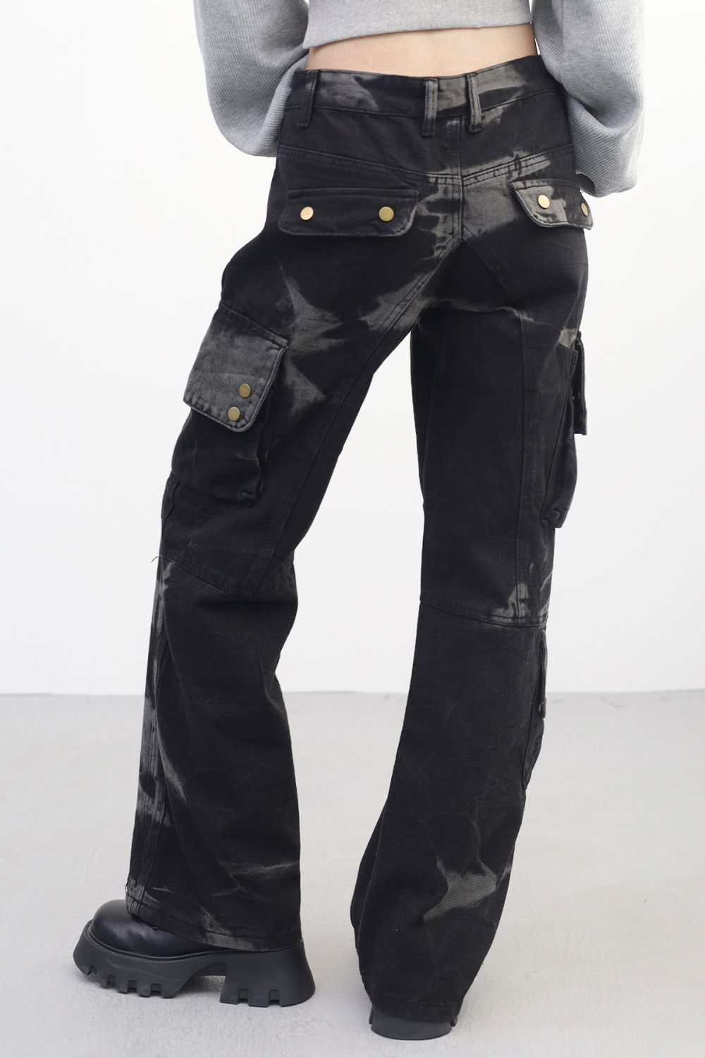 바지 모델 착용 이미지-S1L10