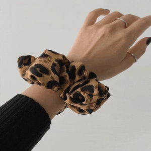 leopard scrunchies -2color