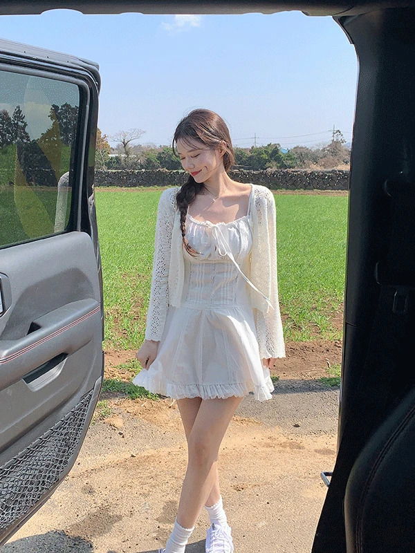 蕾絲綁帶方領長袖迷你連身洋裝