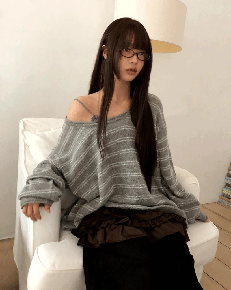 Curd Stripe Round Neck Loose-fit Long Sleeve Knitwear 