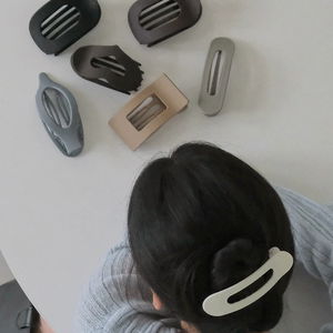 배김없는 반묶음 헤어 미니 집게핀