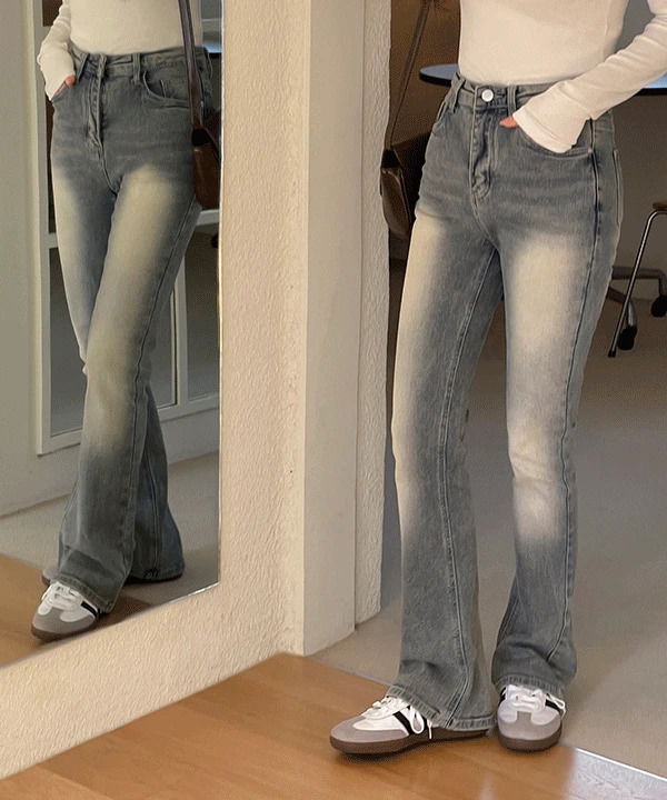 New feeling Faded Flared denim pants