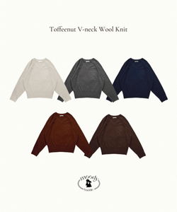 トピナッツVネックウールニット