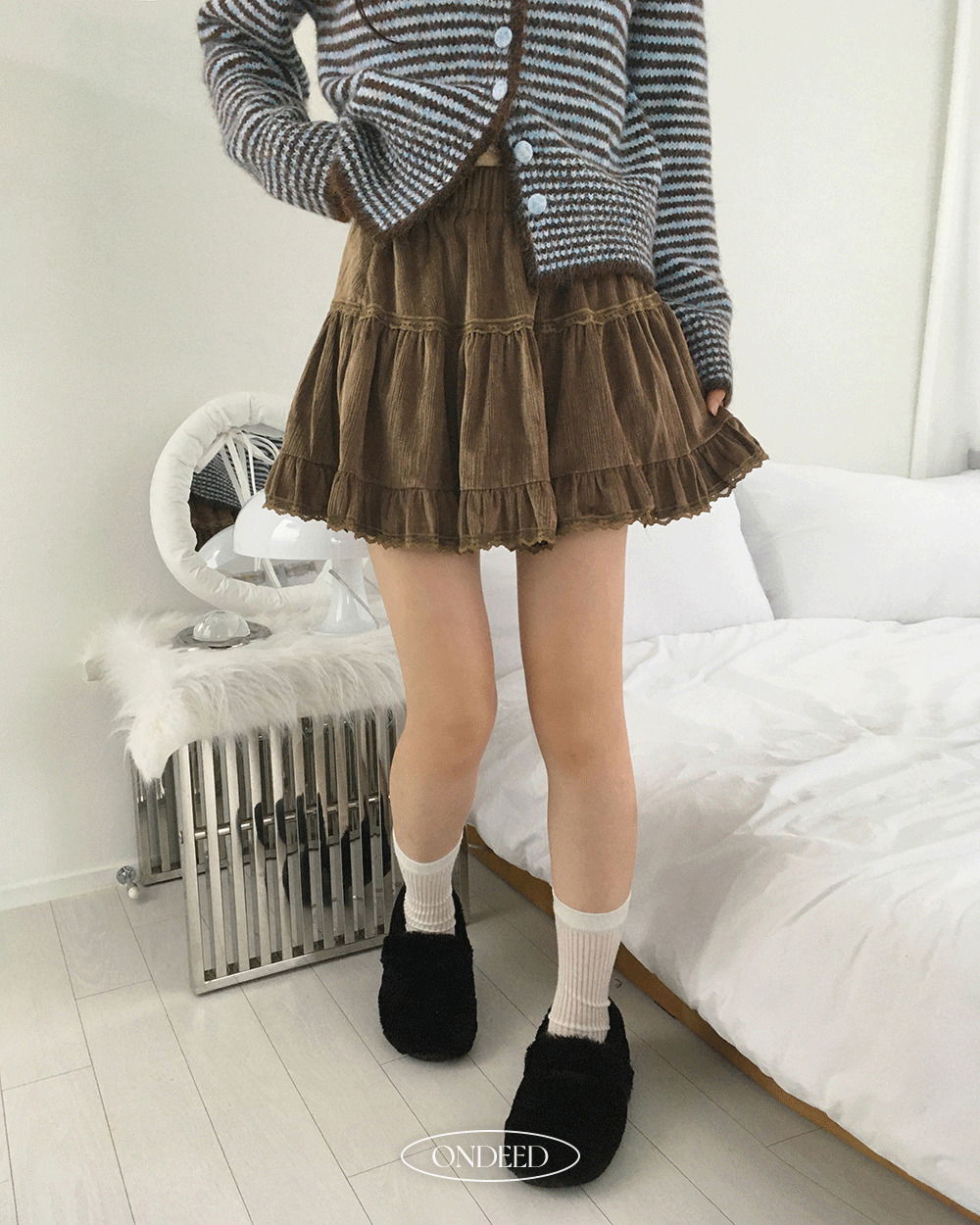Maru Suede Banding Cancan Frill Lace Mini Skirt 裙子