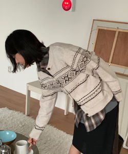 Grain Wool Round Neck Knitwear Cardigan