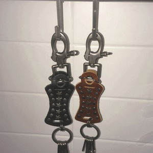 Yeru Bohemian Star Stud Leather Carabiner Keychain