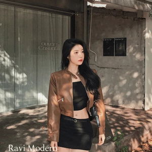 라비모던 차이나카라 노카라넥 넥버튼 집업 포켓 밴딩시보리 소매핀턱 크롭 레더자켓