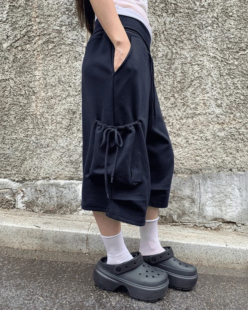 工裝風鬆緊腰頭打褶及膝短褲