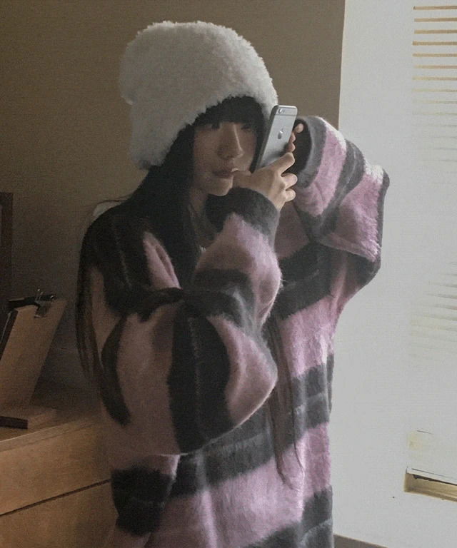 바티 스트라이프 단가라 배색 헤어리 니트