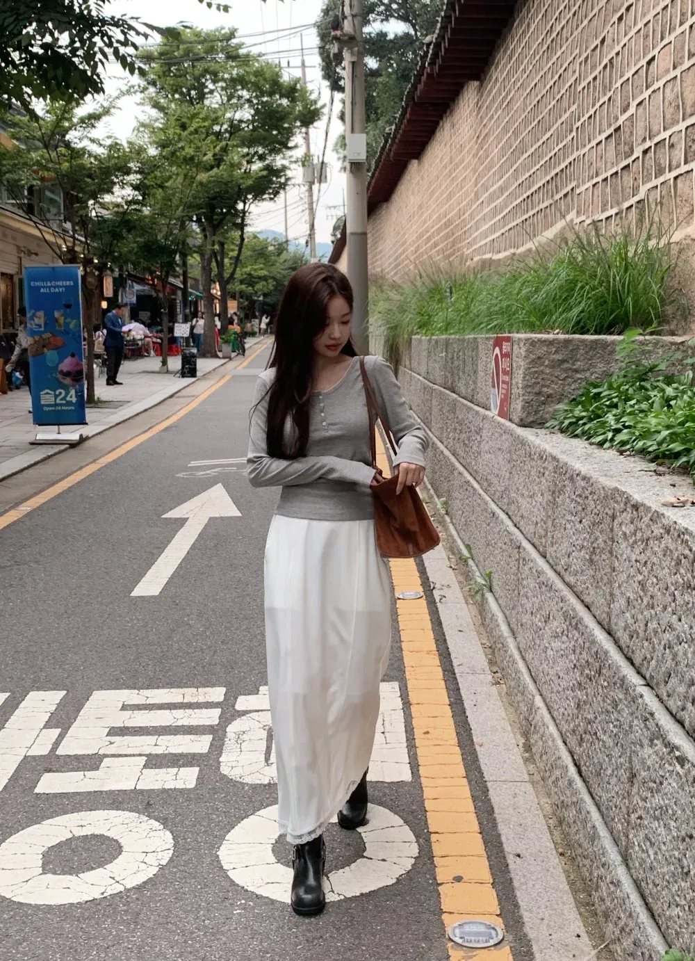 긴팔 티셔츠 모델 착용 이미지-S1L34