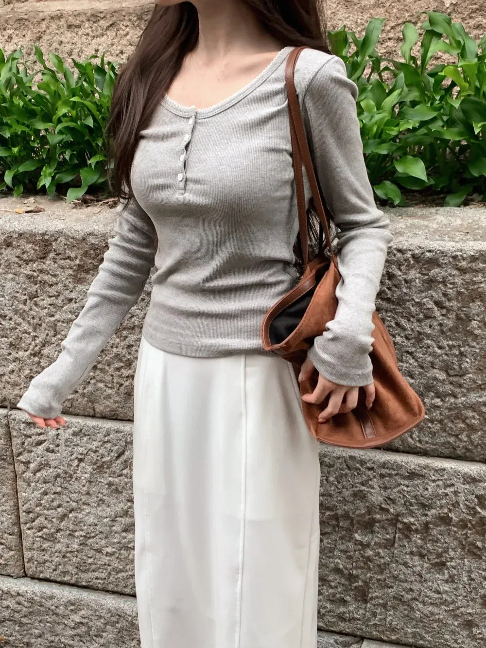 긴팔 티셔츠 모델 착용 이미지-S1L21