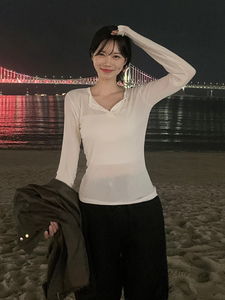 Bonnie Neck Button Long Sleeve T-shirt