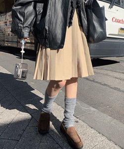 ベルヌワプリーツベーシックミディスカート