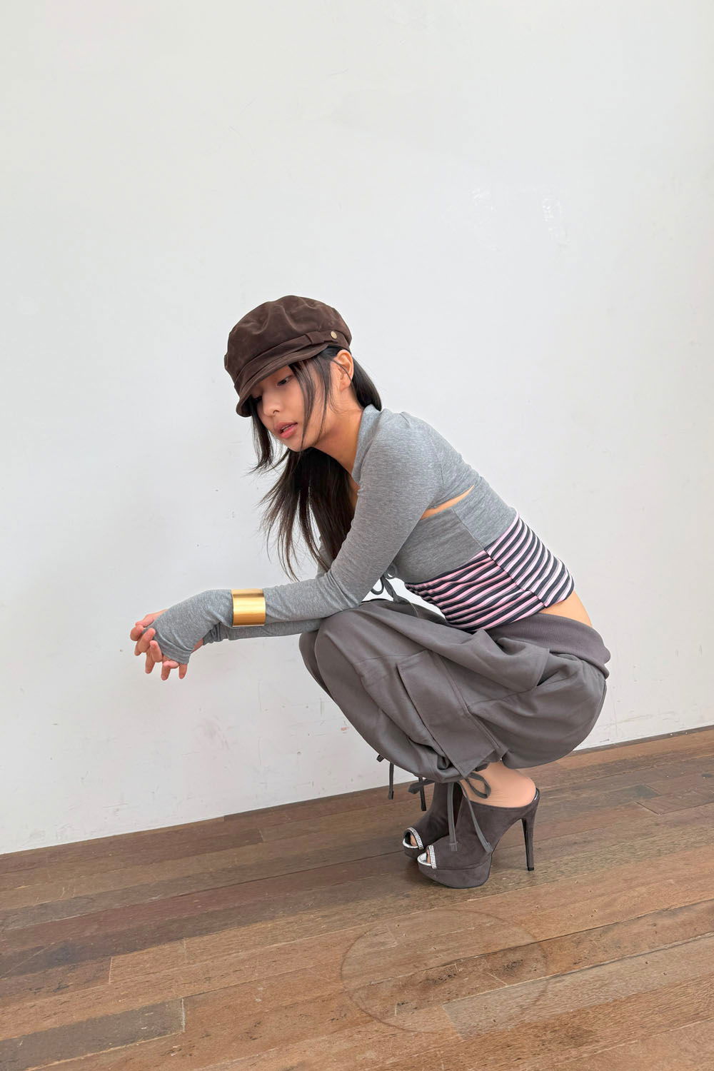 바지 모델 착용 이미지-S1L9