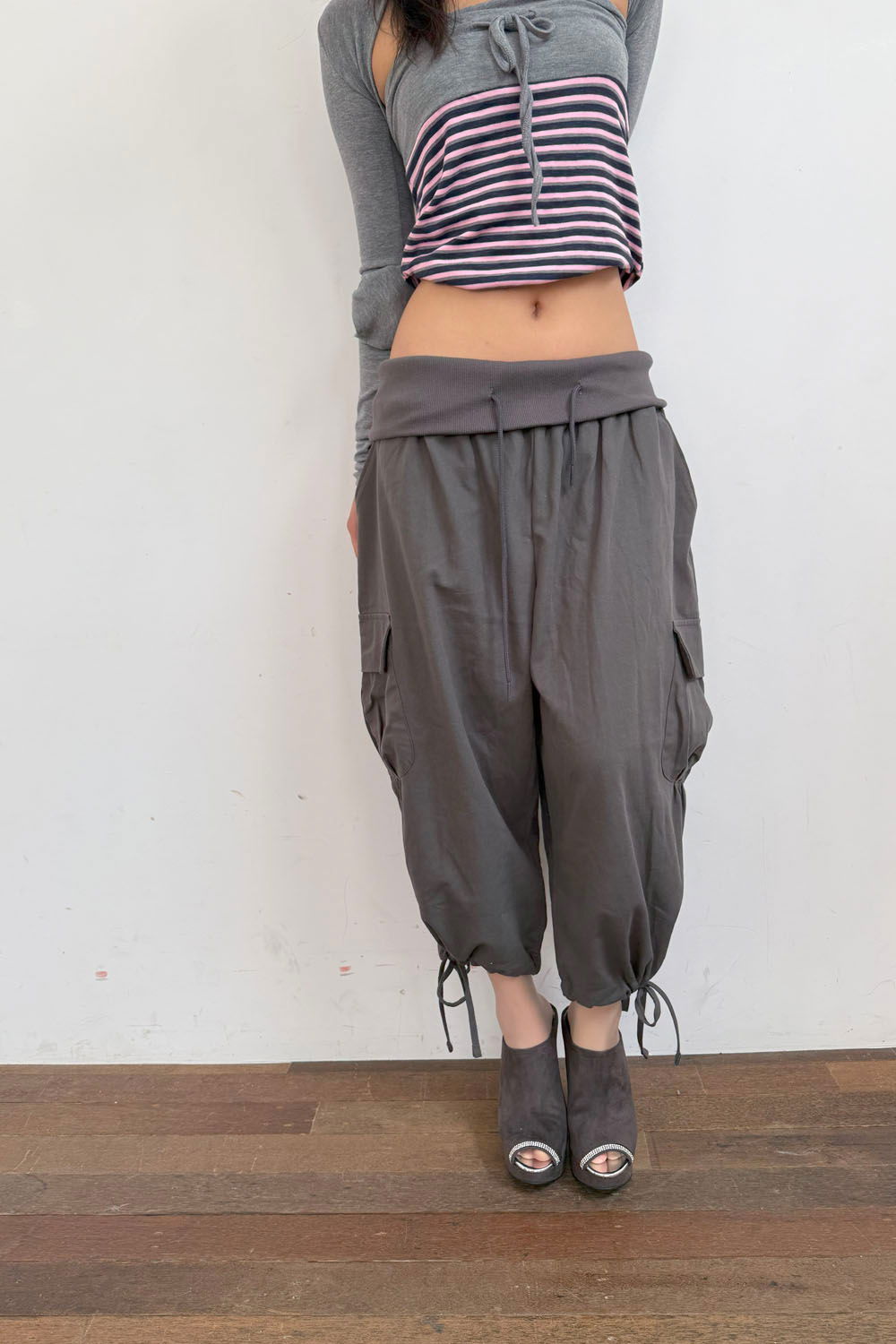 바지 모델 착용 이미지-S1L7