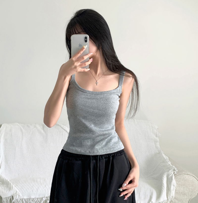 민소매 모델 착용 이미지-S1L12