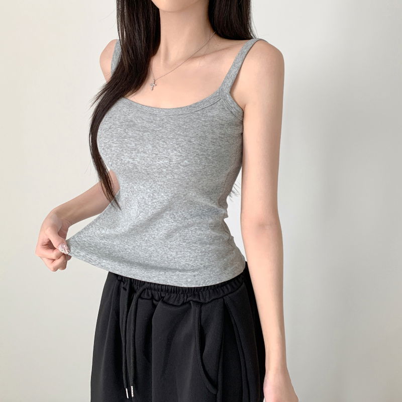 민소매 모델 착용 이미지-S1L4