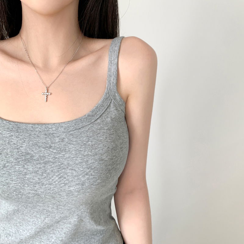 민소매 모델 착용 이미지-S1L9