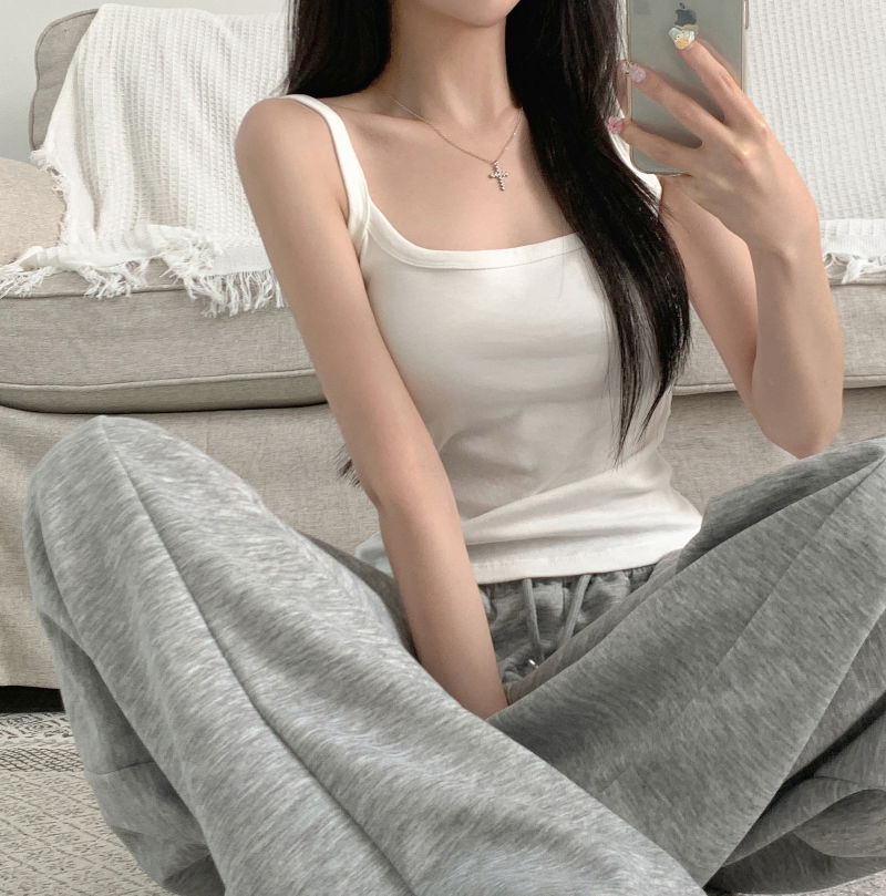 민소매 모델 착용 이미지-S1L26