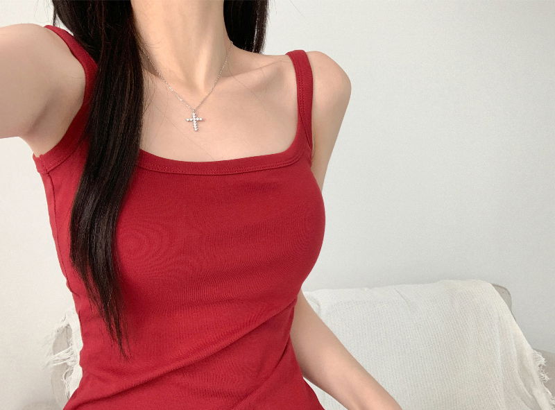 민소매 모델 착용 이미지-S1L29