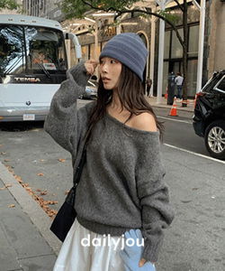 Mellow Overfit Wool Boat Neck Knitwear