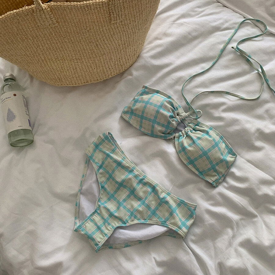 Kitten check bikini