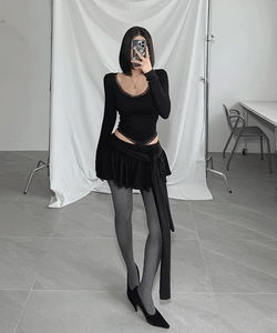 Pap Ribbon Unique Loop Low-Rise Shirring Flare Mini Skirt