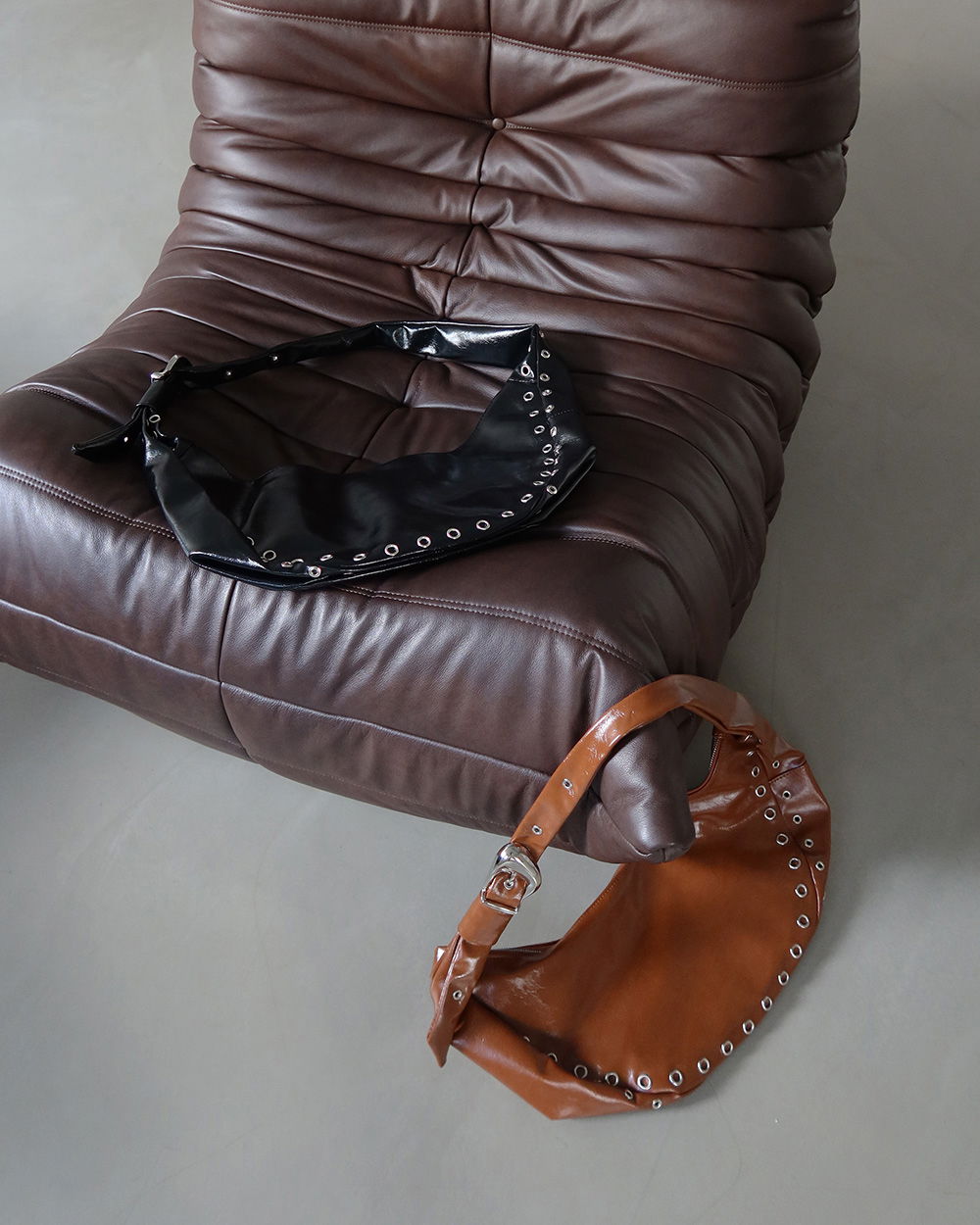 가방 모델 착용 이미지-S1L67