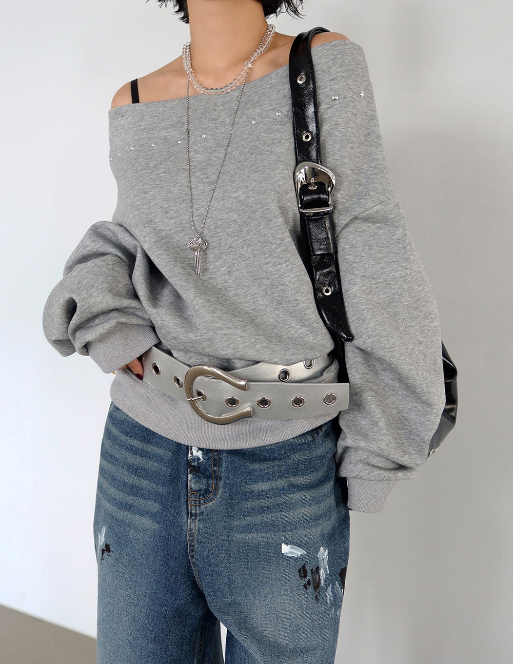 가방 모델 착용 이미지-S1L72