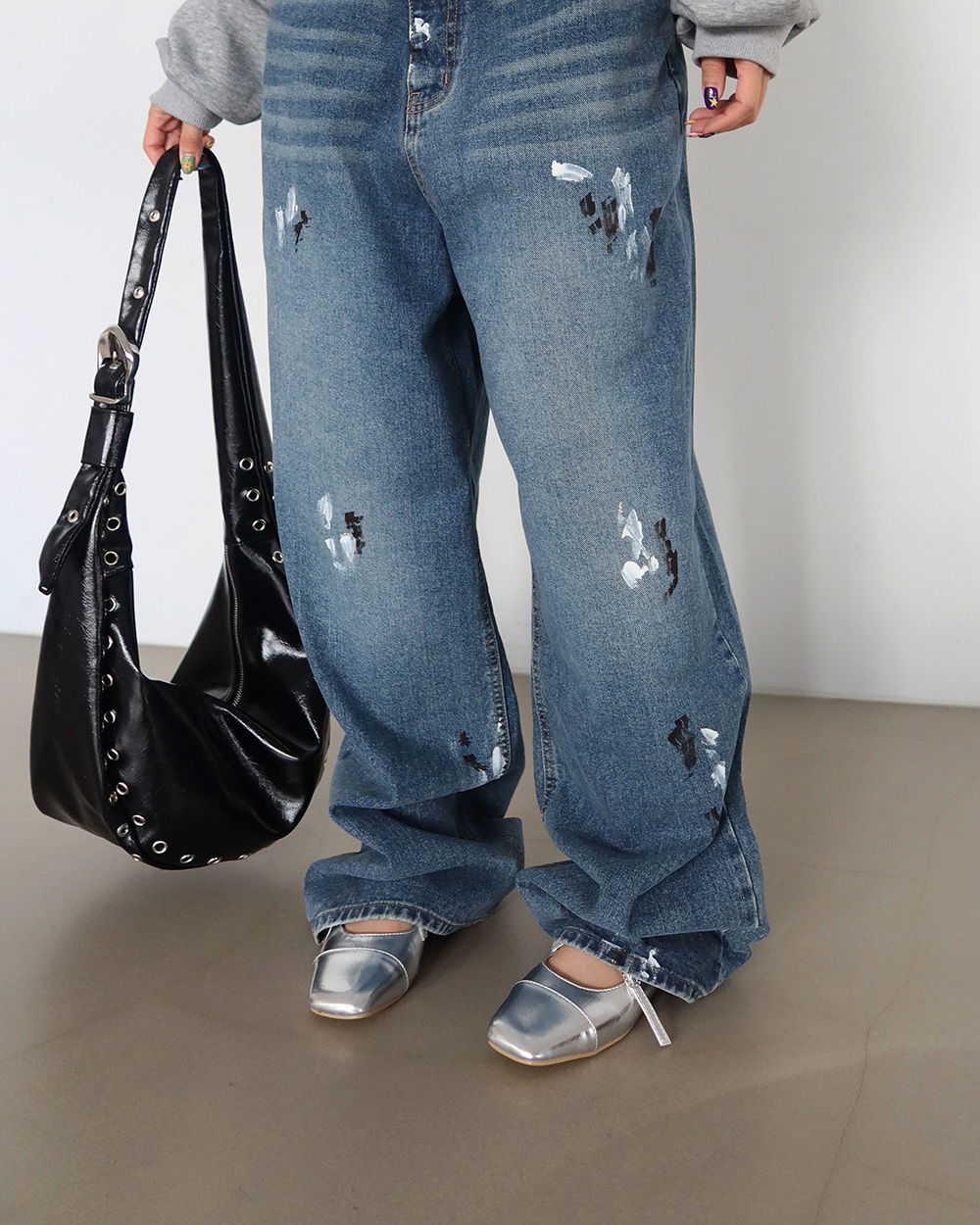 가방 모델 착용 이미지-S1L73