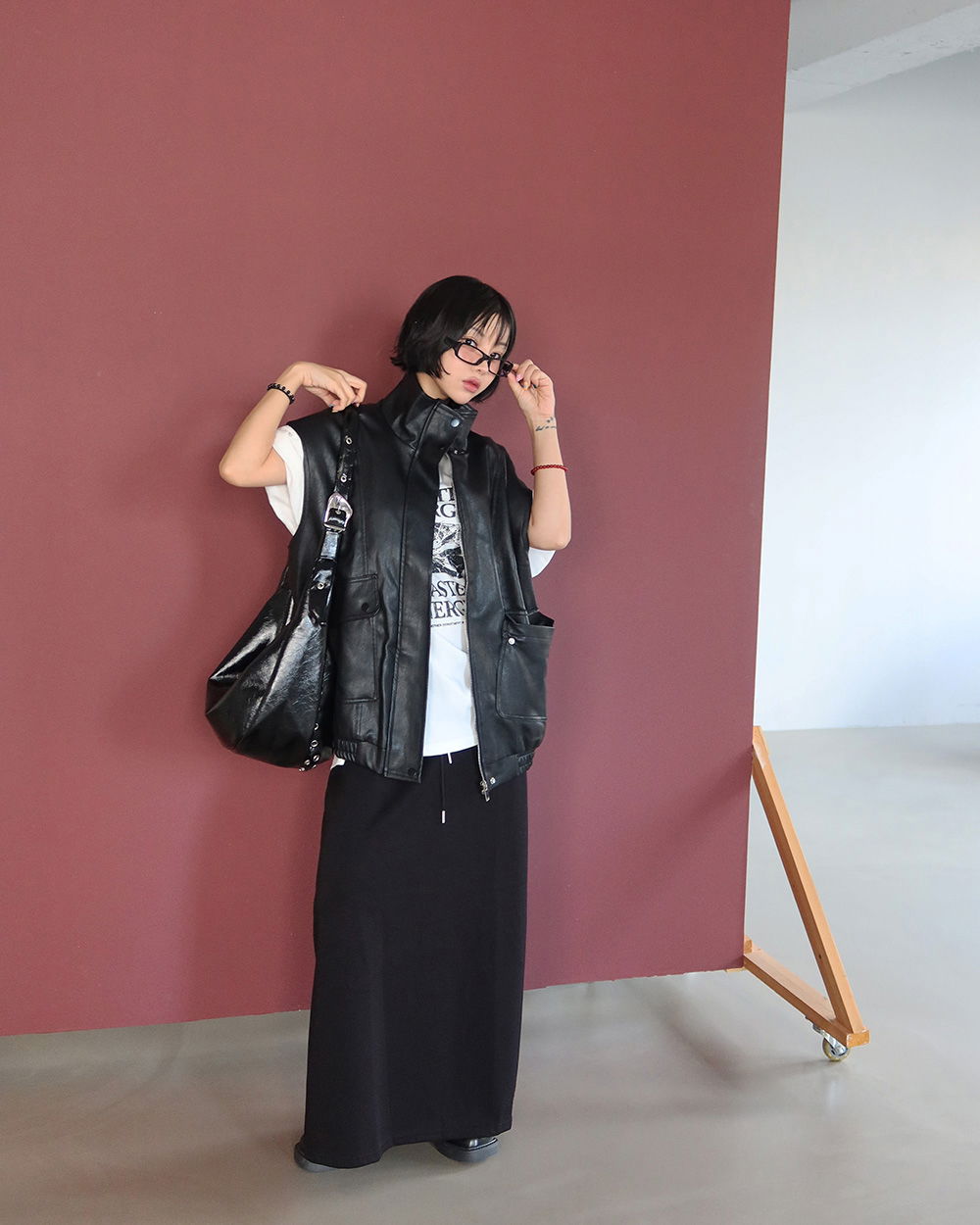 가방 모델 착용 이미지-S1L91