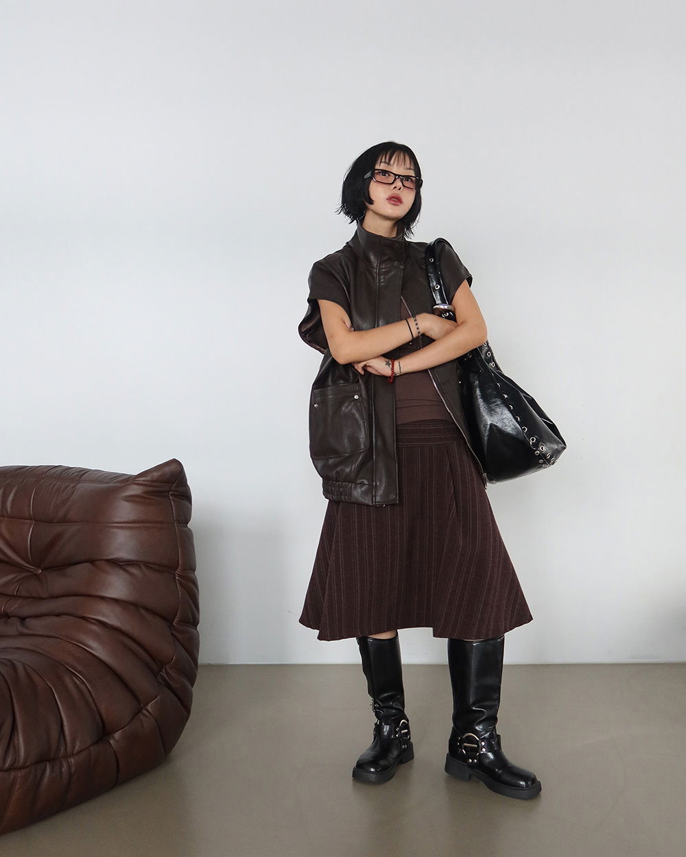 가방 모델 착용 이미지-S1L85