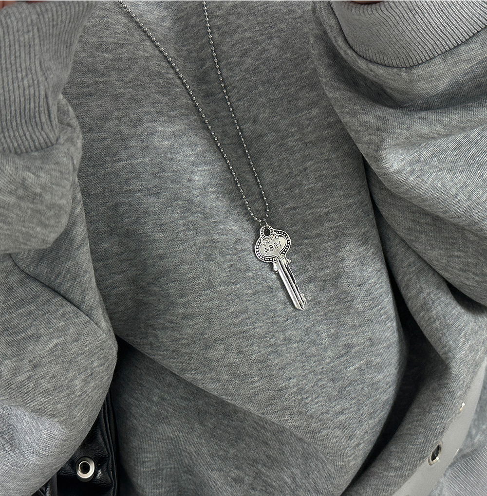 악세사리 모델 착용 이미지-S1L57