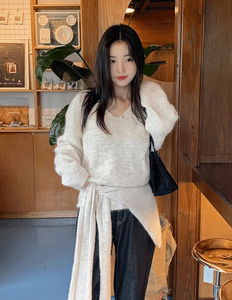 나페즈 레이어드 울 브이넥 니트 세트