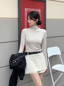 Fluffy Slim Turtleneck T-shirt