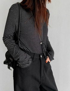 微細直紋拼色圓領長袖T恤