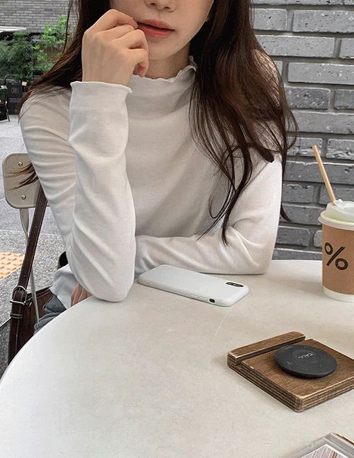 르비에 프릴 반폴라 티셔츠