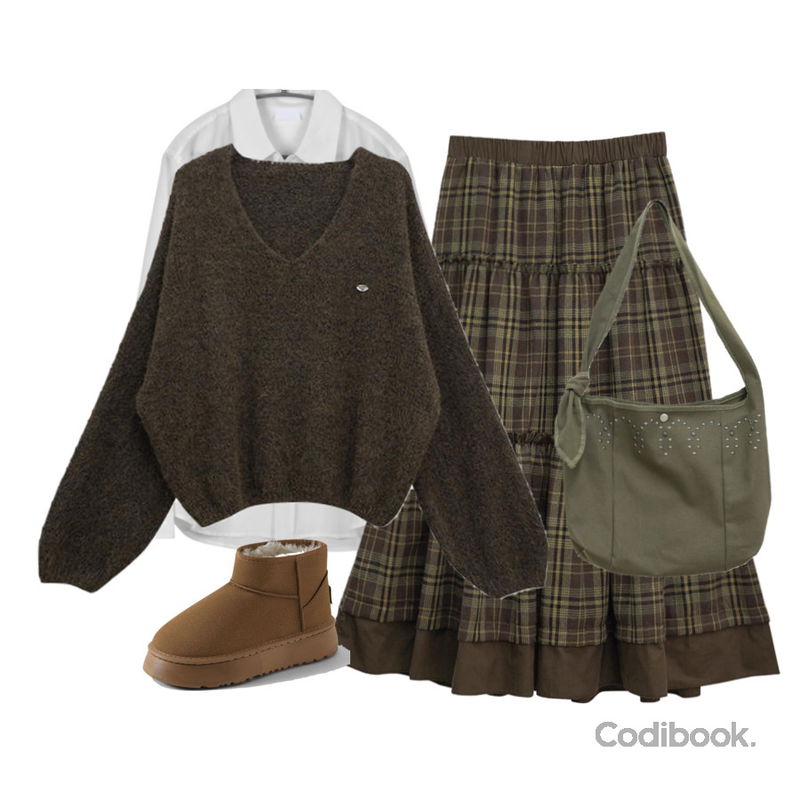 CHAAKAN 토빈 퍼안감 숏 어그부츠 더착한 WTSDR4f875,binary01 유즈루 모헤어 니트,binary01 셋츠 스터드 크로스백등을 매치한 코디