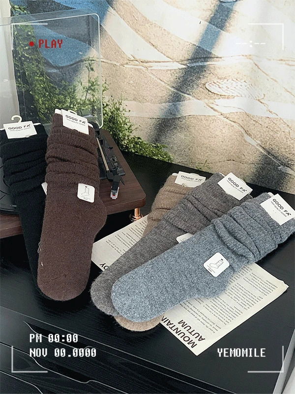 아몬드 포인트 울 양말