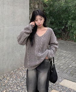 麻花紋V領寬鬆長袖針織毛衣