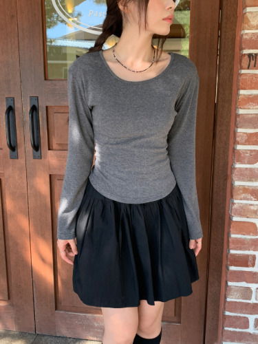 U型領修腰顯瘦長袖T恤