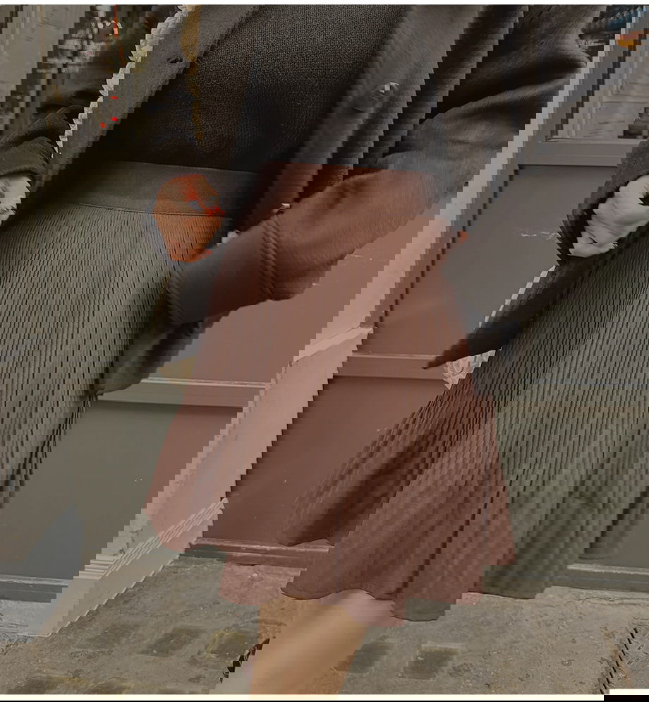 리리앤코 로웬드 겉기모 스판 뒷밴딩 플리츠 치마바지