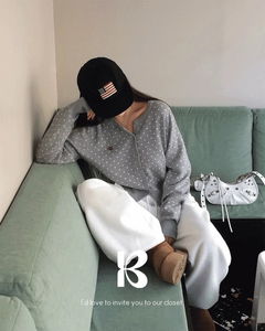 點點寬鬆V領針織外套