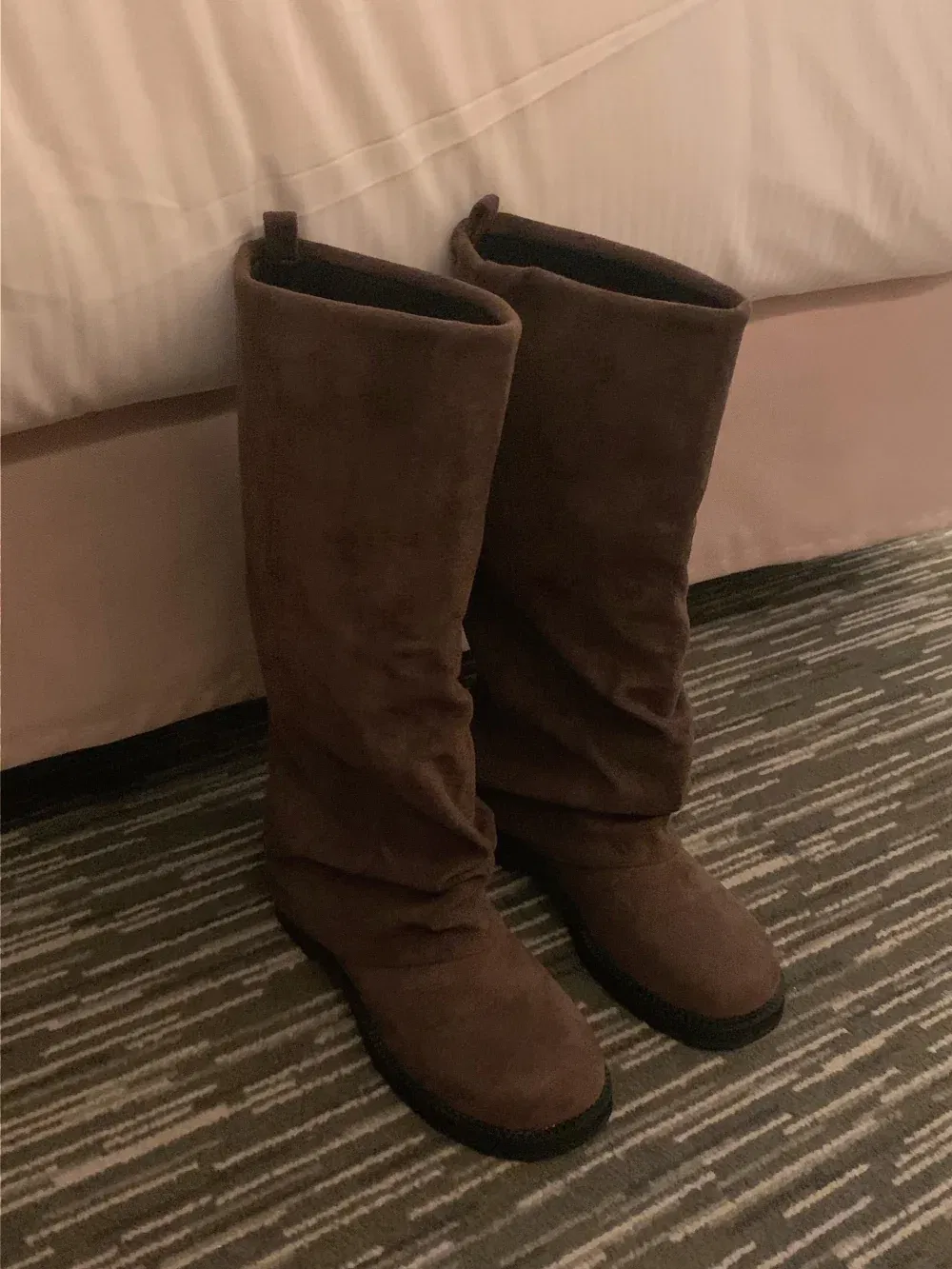 신발 모델 착용 이미지-S1L2