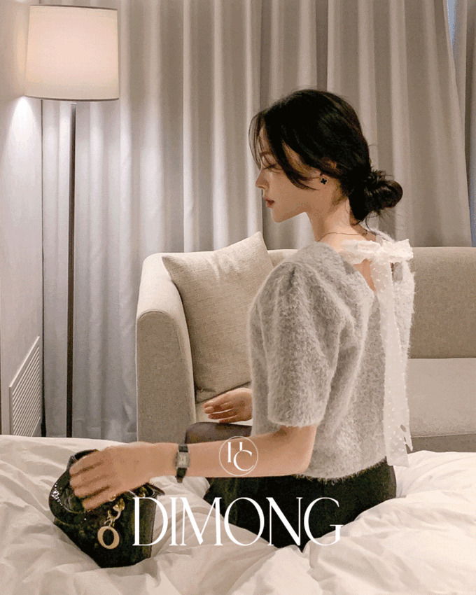 優雅點點透膚圓領後綁帶寬鬆兔毛短版上衣