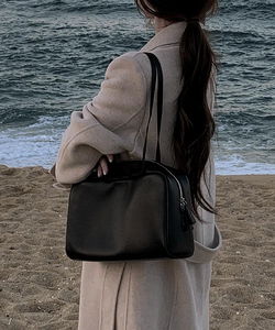 Diho Leather Square Shoulder Bag - 2 colors