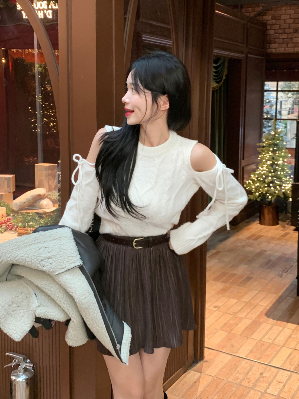 민소매 모델 착용 이미지-S2L7