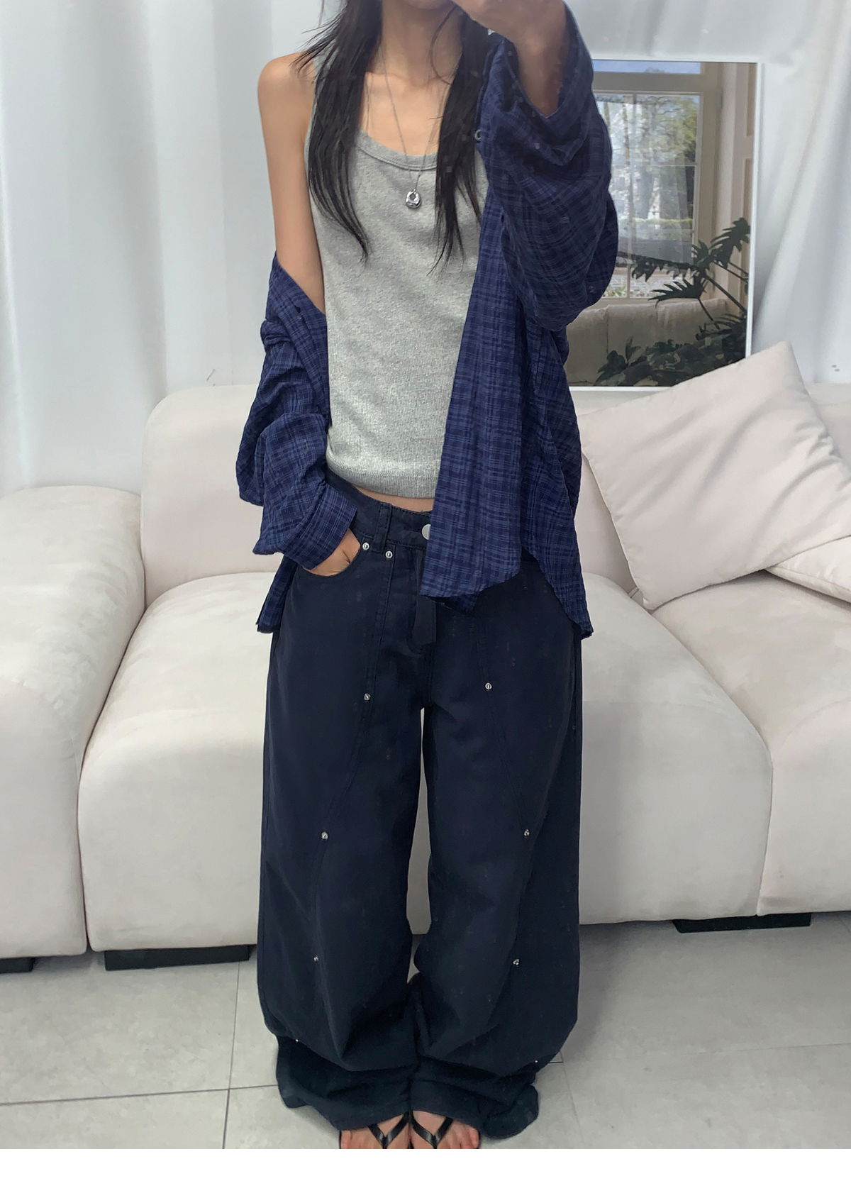 긴팔 티셔츠 모델 착용 이미지-S1L8