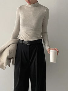 含羊毛高領長袖T恤