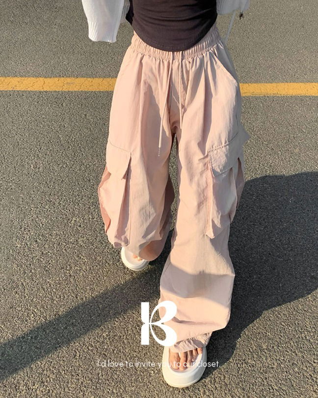 Milk Nylon Two-Way Jogger Cargo Pants ^ Summer Cargo Pants/Cargo Pants/Two-Way Jogger